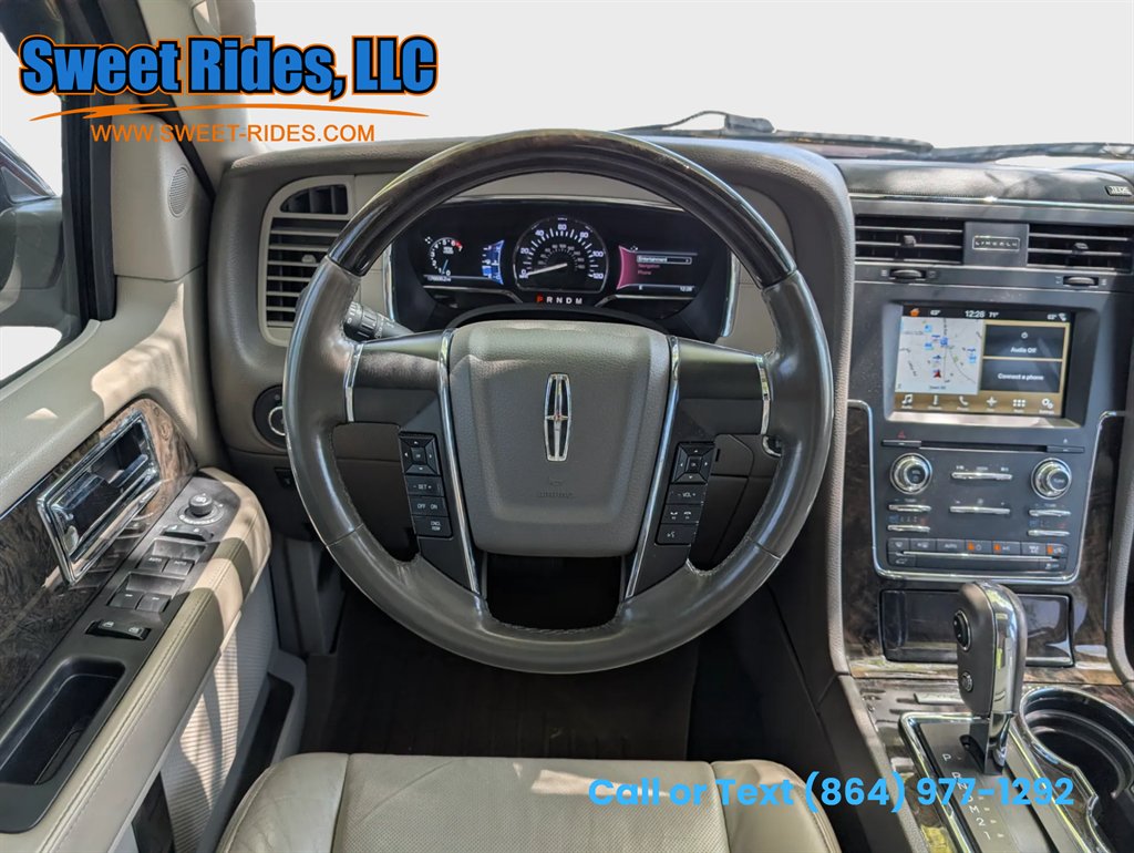 2016 Lincoln Navigator Select - Photo 14