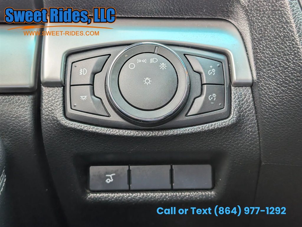 2016 Ford Explorer XLT - Photo 19