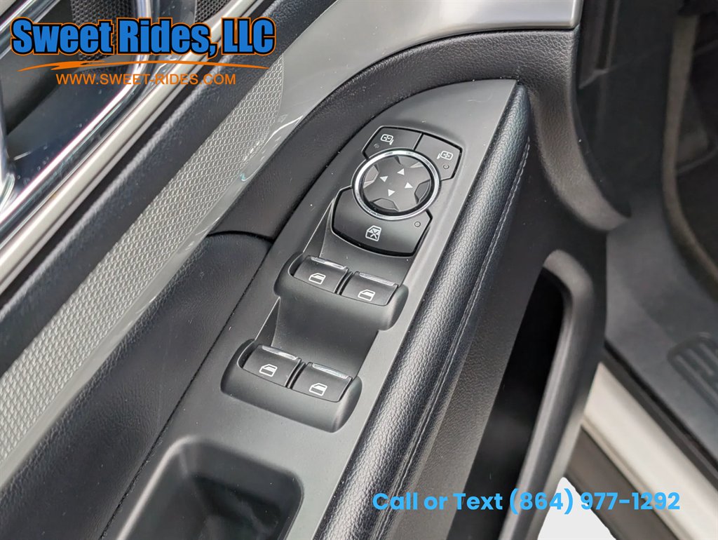 2016 Ford Explorer XLT - Photo 18
